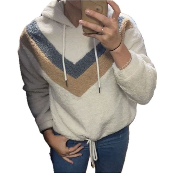 VICI Hooded Sherpa Chevron print Pullover. Size S. Cream / Tan / Gray - Picture 1 of 13